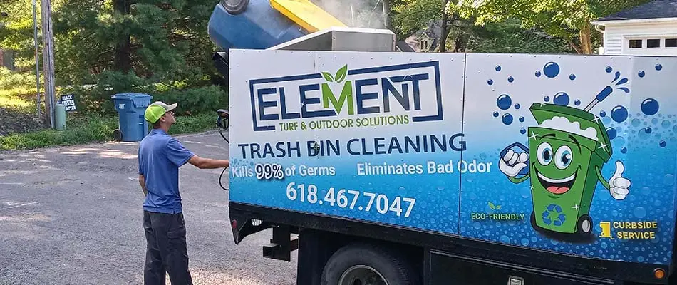 Curbside Trash Can Cleaning Service