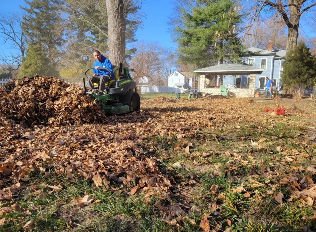 Element Turf & Outdoor Solutions - Maryville IL Leaf Removal Service