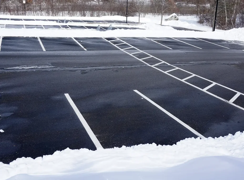 Element Turf & Outdoor Solutions - Commercial parking lot cleared from snow and ice near Alton IL